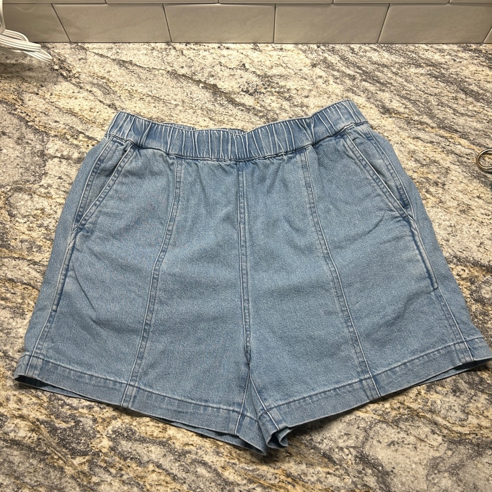 Madewell Blue Jean Shorts Rathmore wash with Elastic Waistband and Cuffed Hem